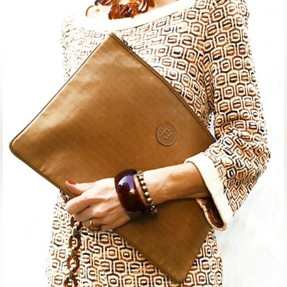 FENDI Vintage 70’s Tan Document Holder!